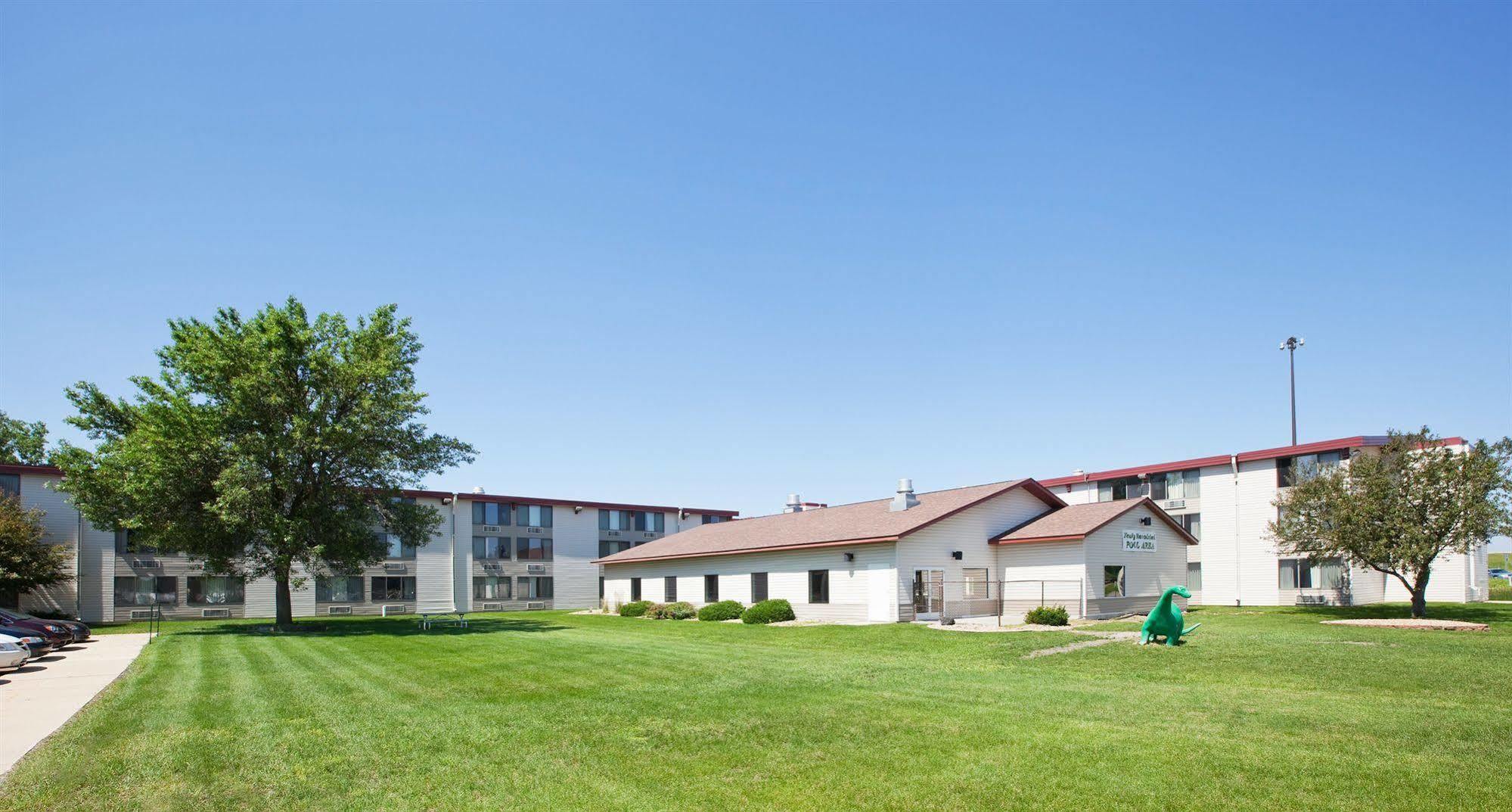 Med City Inn & Suites Rochester Mayo Clinic Area Exterior photo