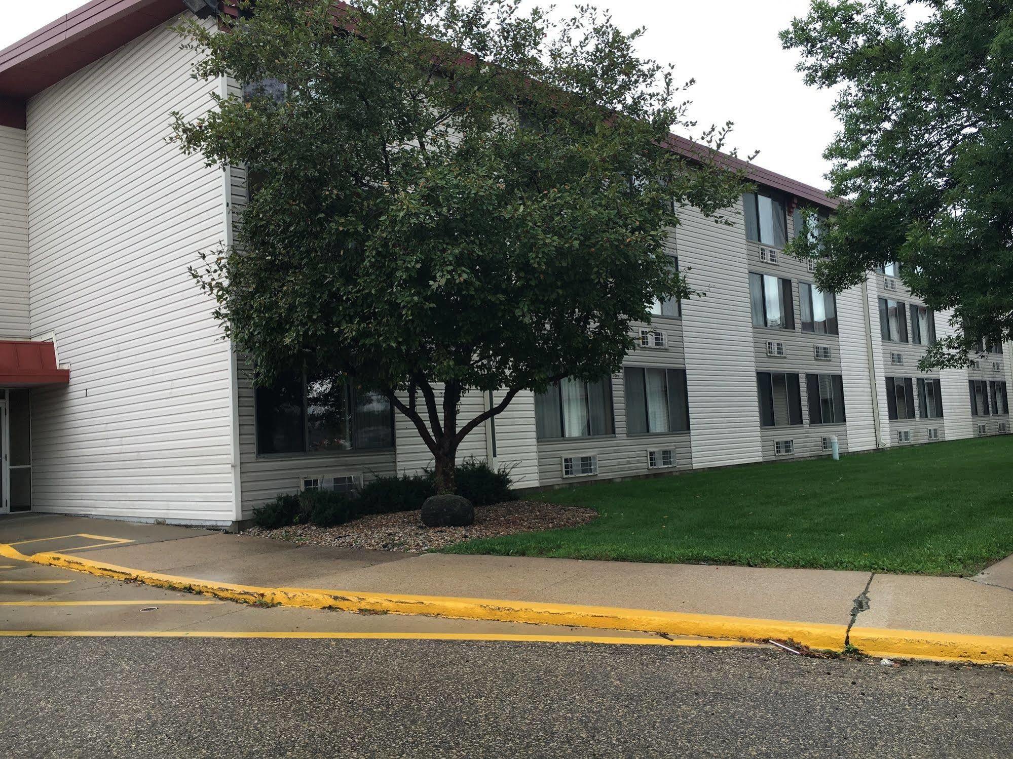 Med City Inn & Suites Rochester Mayo Clinic Area Exterior photo